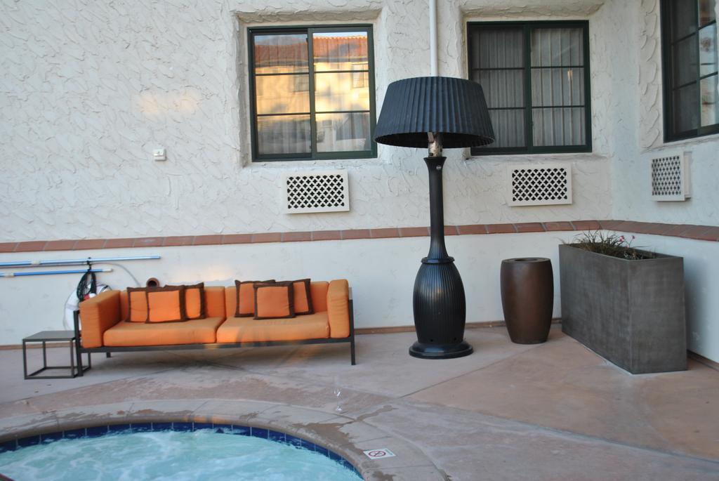 Hotel Palmoro House Santa Barbara Exterior foto